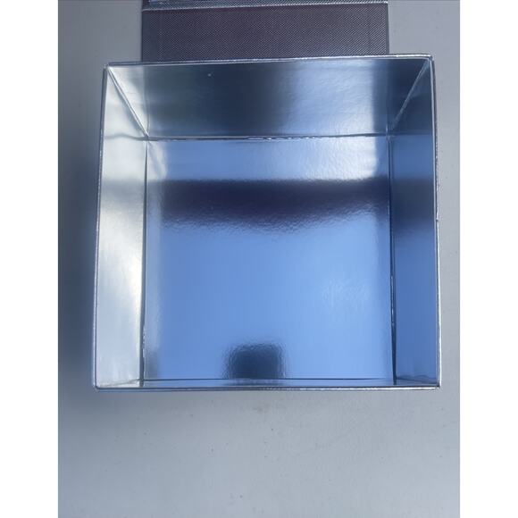 24x Tom Ford Beauty Empty Silver Collapsable Gift Box 8 x 8 x 4 inches Belt Box - Picture 4 of 6